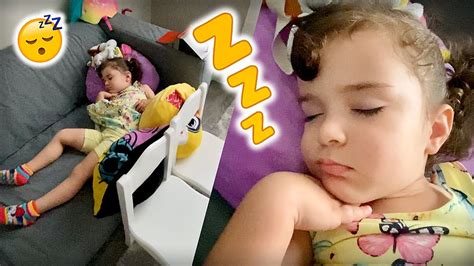 Dormiu no colo do marido e acordou com o pau na boca